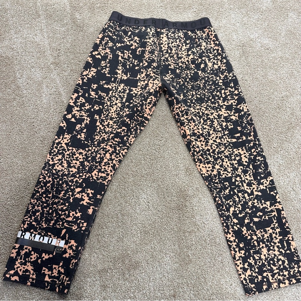 Under Armour Pants Favorite Crop Camo Black Leggings With Orange Accents